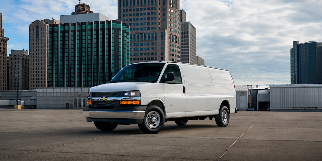 Chevrolet Express Van 2024, camioneta con gran capacidad de carga con motor V8 o V6